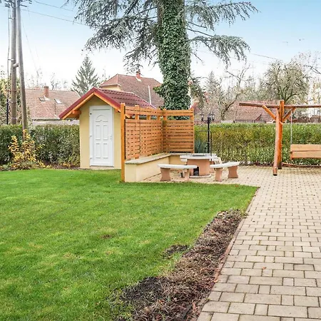 Nice In W/ 2 Bedrooms * Ábrahámhegy