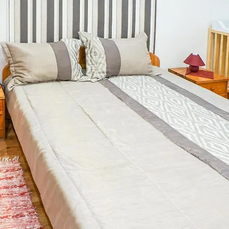 Appartamento Nice In W/ 2 Bedrooms Ábrahámhegy